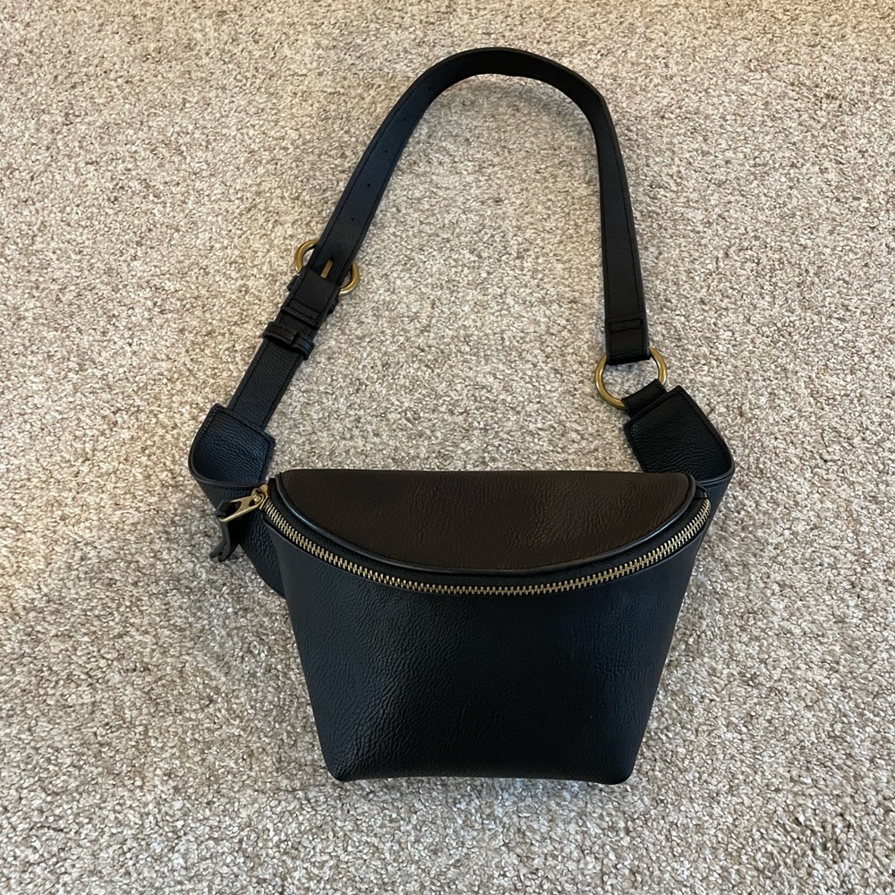 Universal Thread Fanny pack / cross body bag